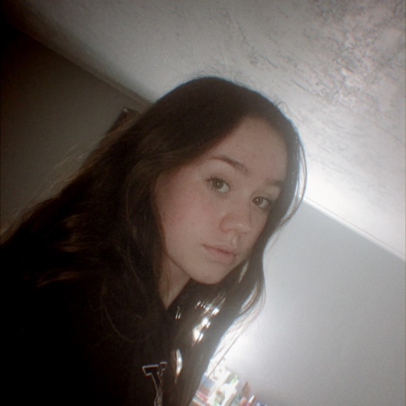 Meet your Posher, Alexis - Picture 1 of 1